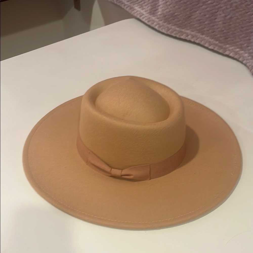 Elegant Tan Women's Fedora